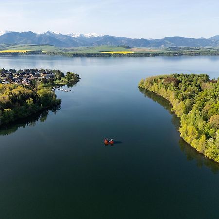 Отель Aquachill Houseboat & Wellness Липтовски-Трновец Экстерьер фото